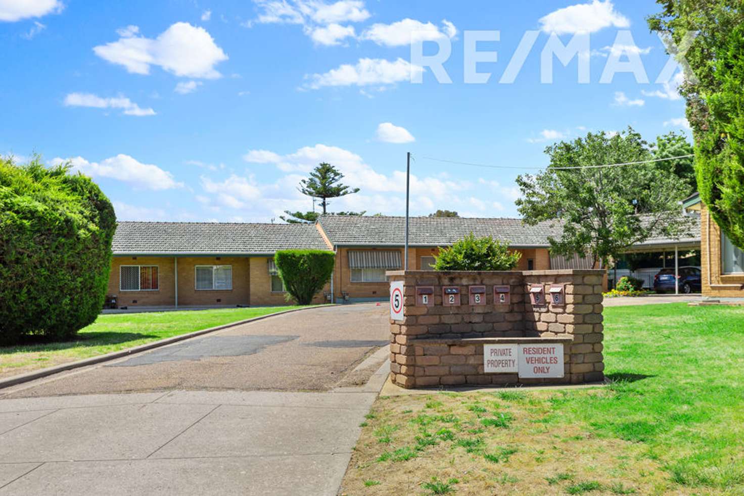 Main view of Homely unit listing, 1/5 Karen Street, Tolland NSW 2650
