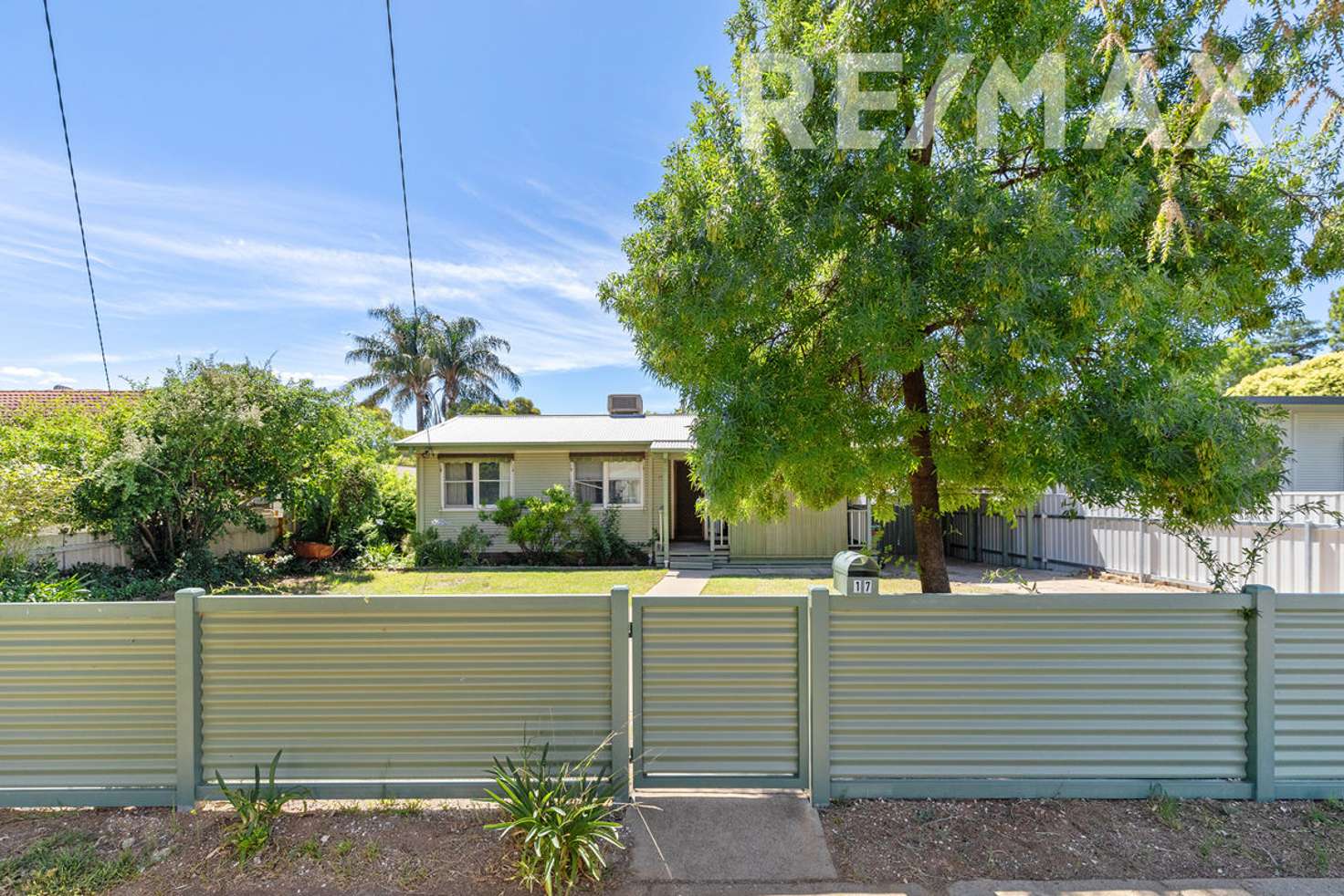 Main view of Homely house listing, 17 Tarakan Avenue, Ashmont NSW 2650