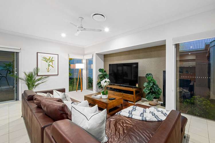 Fourth view of Homely house listing, 2 Barrington Crescent, Wakerley QLD 4154