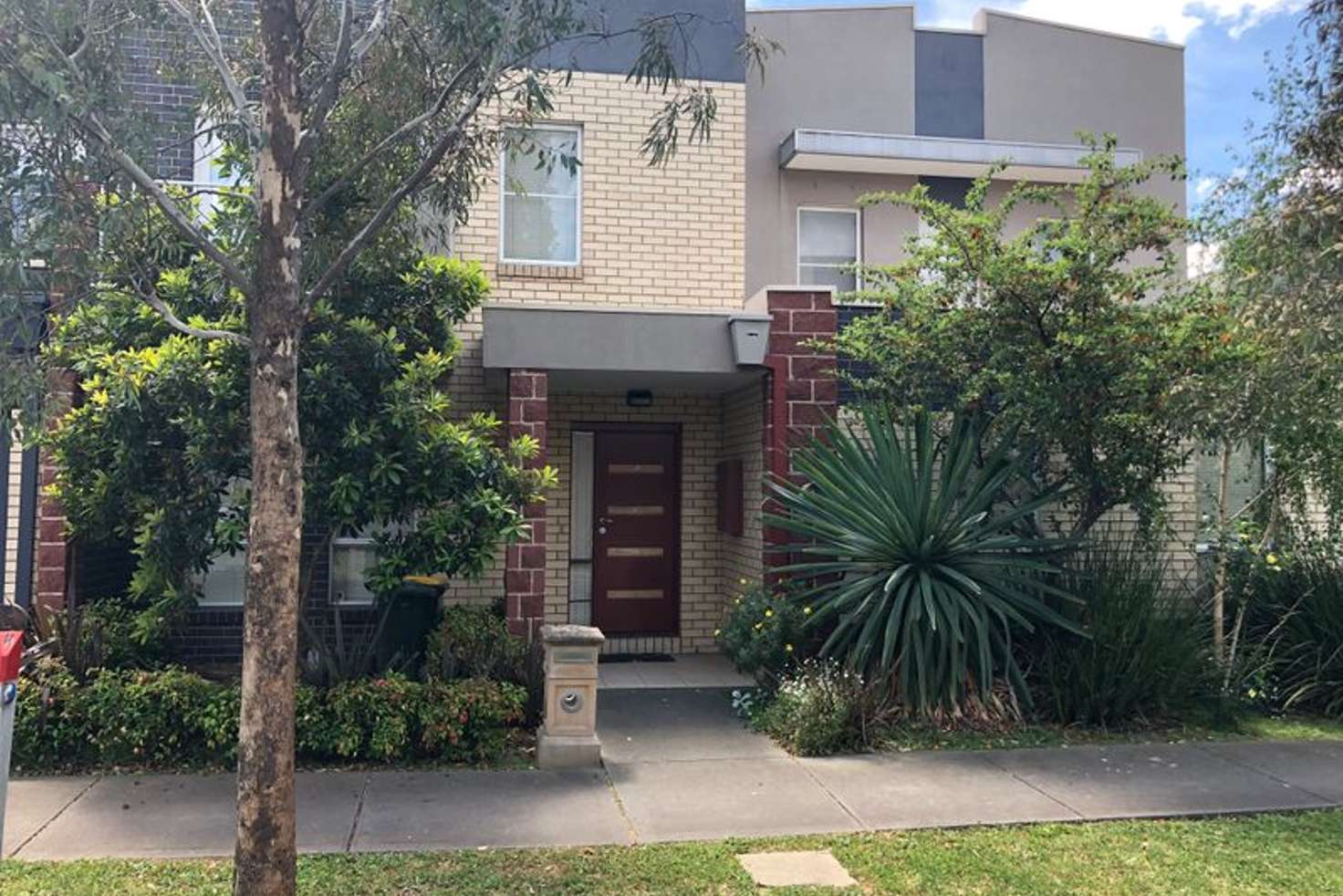 Main view of Homely townhouse listing, 5 Woiwurung Crescent, Coburg VIC 3058