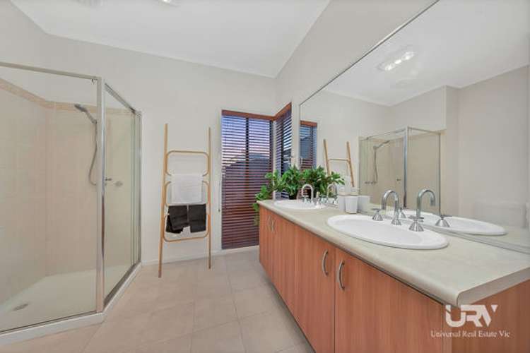 Fourth view of Homely house listing, 4 Kingdom Court, Roxburgh Park VIC 3064