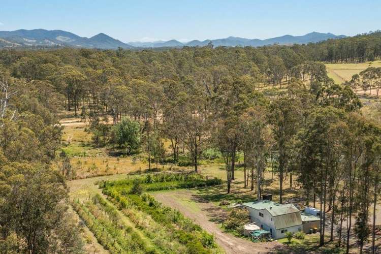 254 Careys Road, Hillville NSW 2430