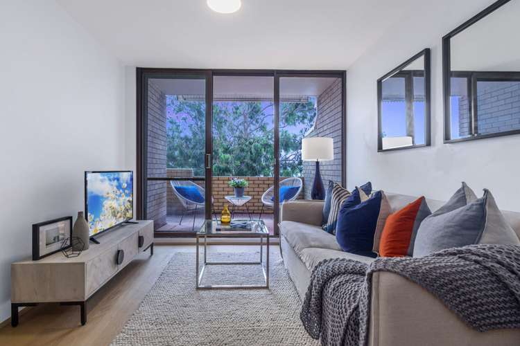 Main view of Homely unit listing, 4/105 Victoria St, Potts Point NSW 2011