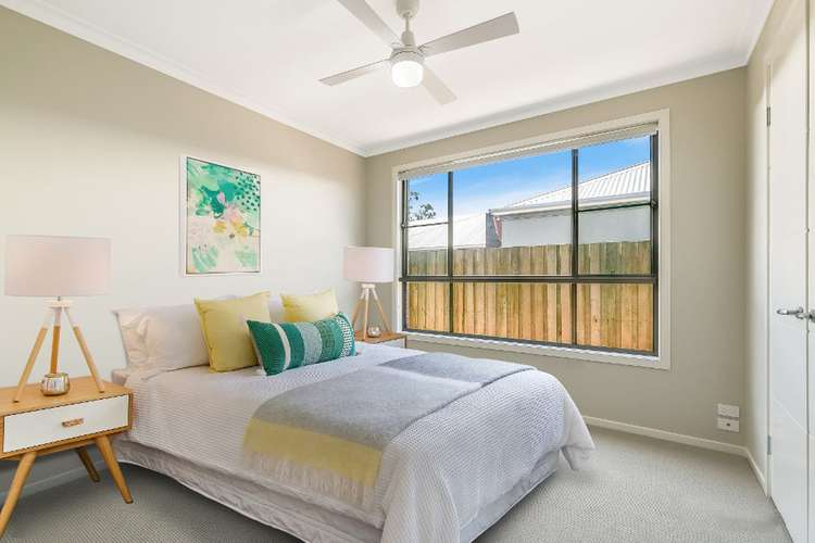 Second view of Homely unit listing, 4/14 Yarrow Close, Middle Ridge QLD 4350