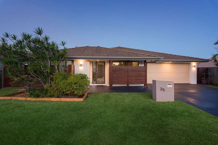 35 Lexey Crescent, Wakerley QLD 4154