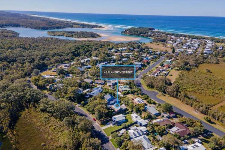 45 Flaherty Street, Red Rock NSW 2456