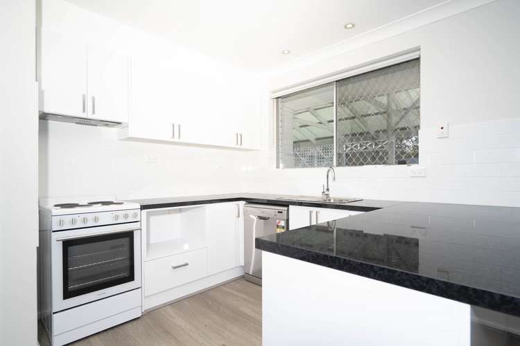 Fifth view of Homely house listing, 8 Hera Close, Cooloongup WA 6168