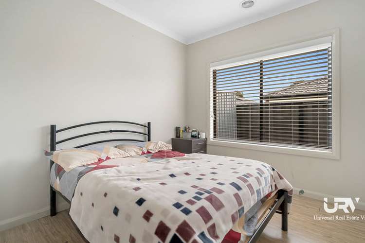 Fifth view of Homely house listing, 15 Crosskeys Road, Craigieburn VIC 3064