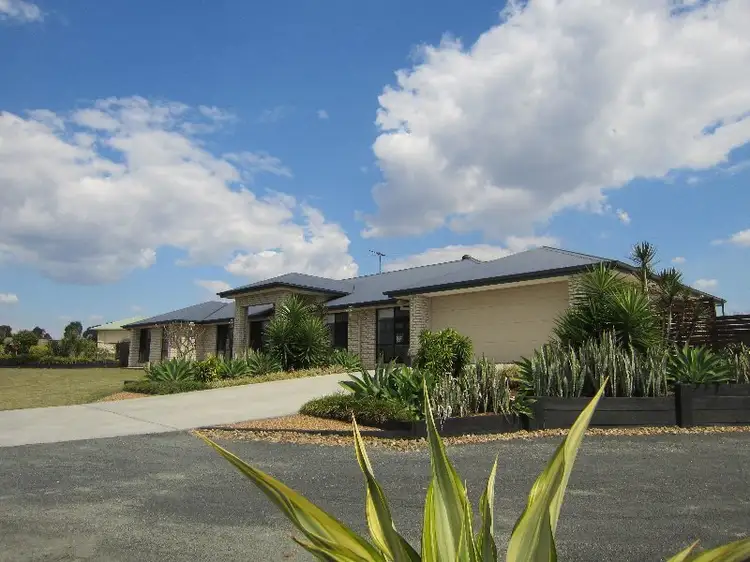 16 Ivory Close, Peak Crossing QLD 4306