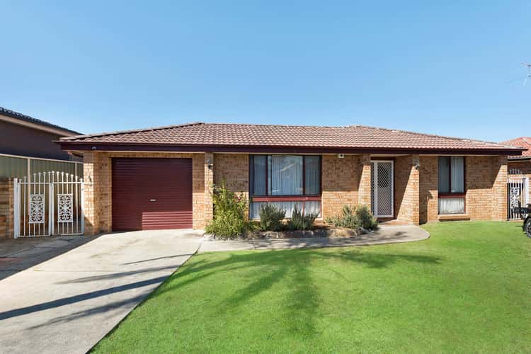 2 Hassett Place, St Clair NSW 2759