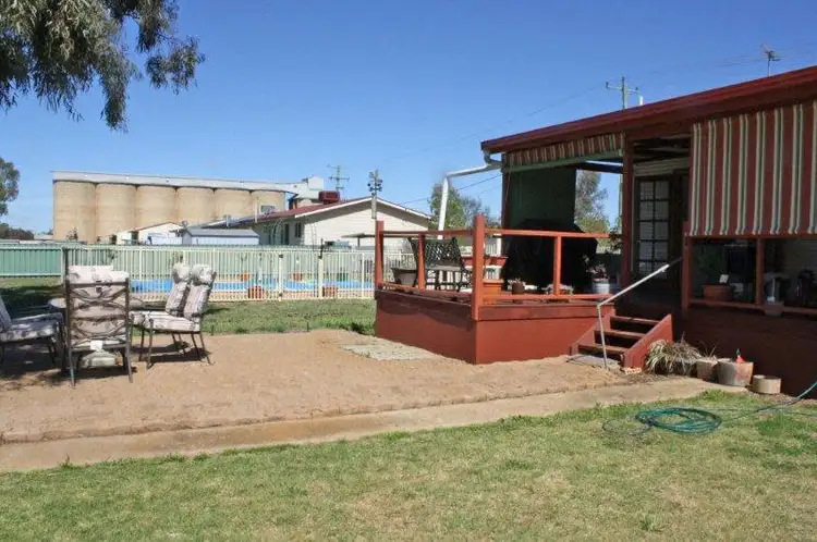 14 Percy  St, Old Junee NSW 2652