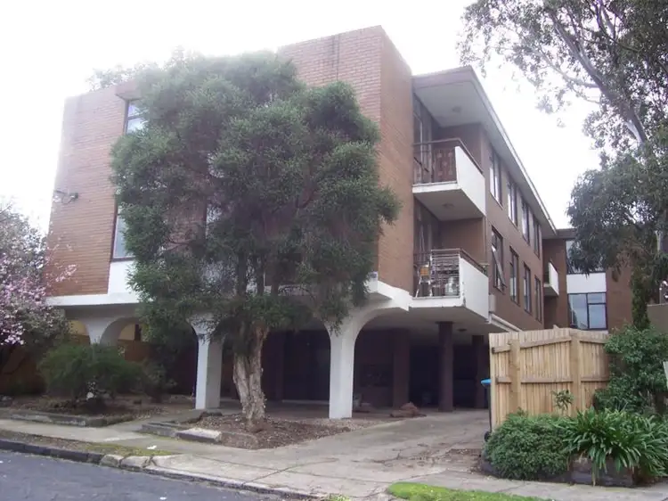 16 Charnwood Crescent