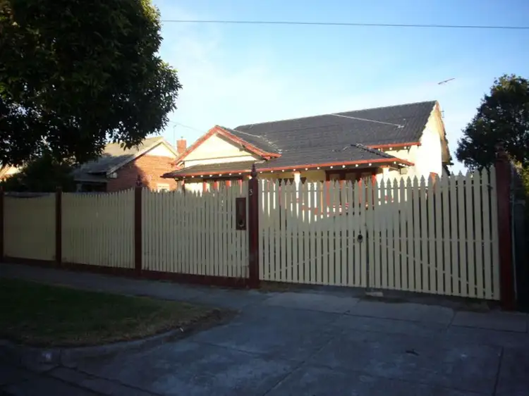 3 Loranne Street