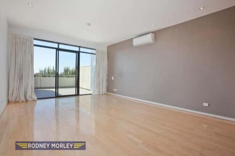 Third view of Homely terrace listing, 18/185 Barkly Street, St Kilda VIC 3182