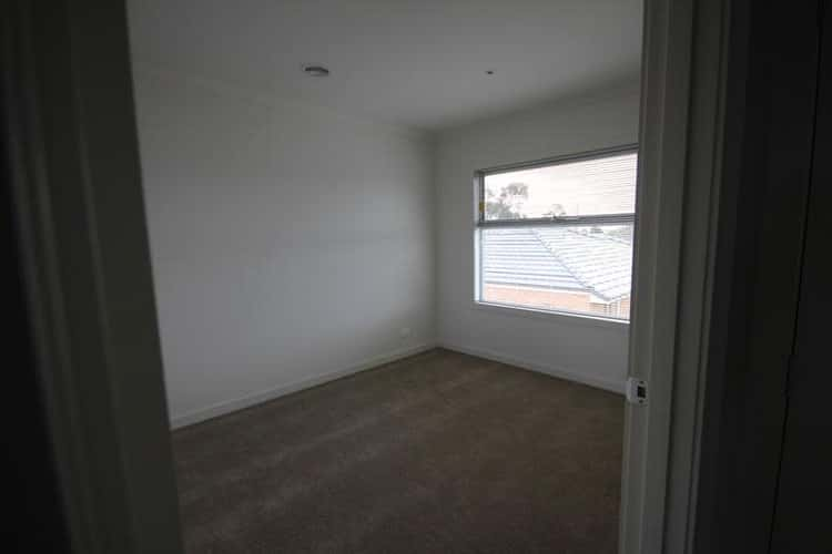 Fourth view of Homely townhouse listing, 18 Sunflower Circuit, Carrum Downs VIC 3201