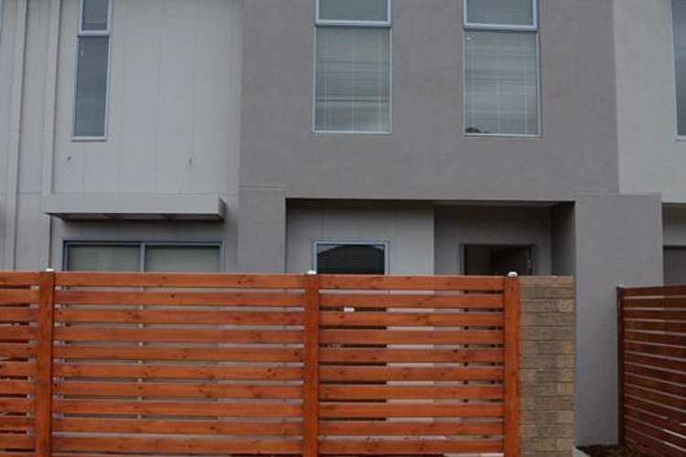 Fifth view of Homely townhouse listing, 5 Woodright Circuit, Cranbourne VIC 3977