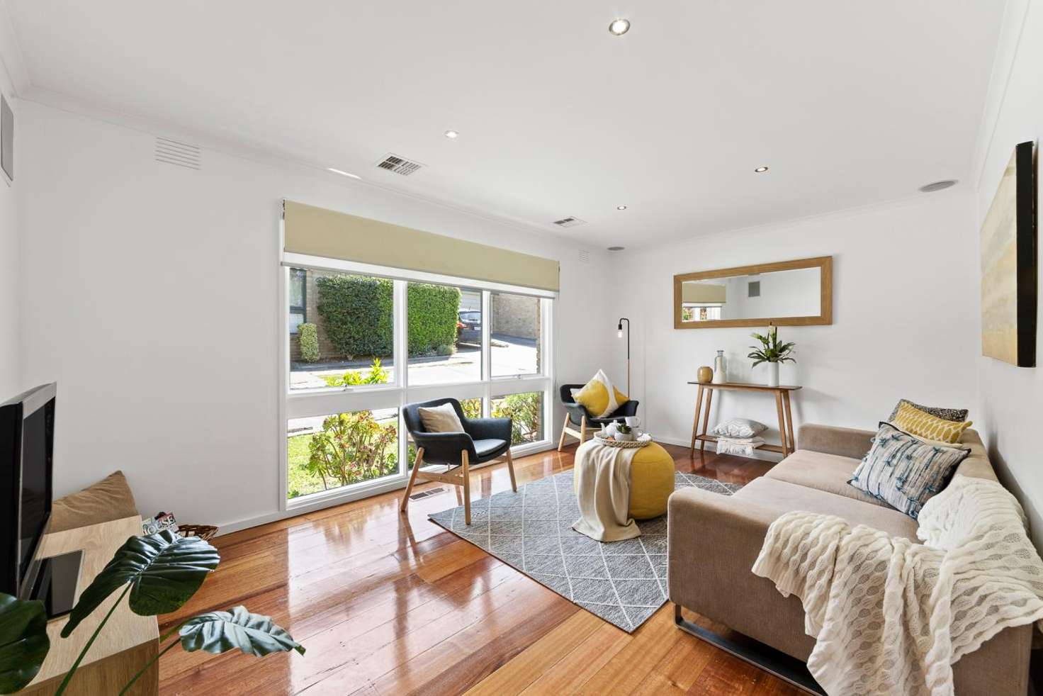 Main view of Homely unit listing, 2/32 Kenmare Street, Mont Albert VIC 3127