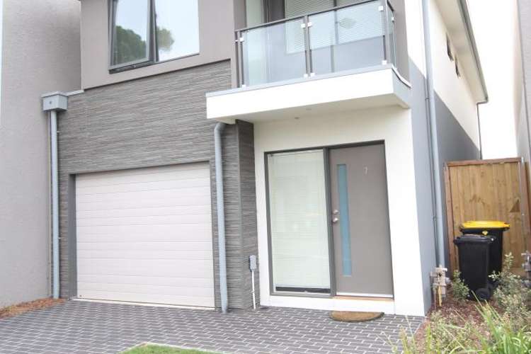 Main view of Homely townhouse listing, 7 Jumbuck Circuit, Carrum Downs VIC 3201