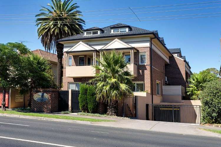 Main view of Homely townhouse listing, 10/164 Barkers Road, Hawthorn VIC 3122