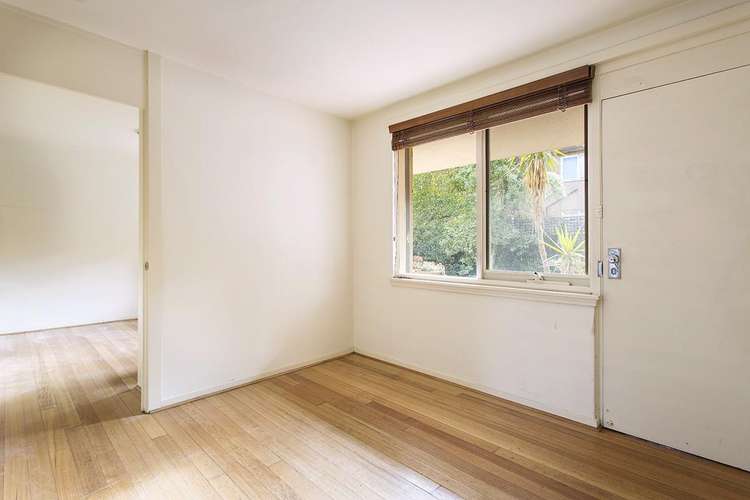 Third view of Homely apartment listing, 2/25 Bendigo Avenue, Elwood VIC 3184