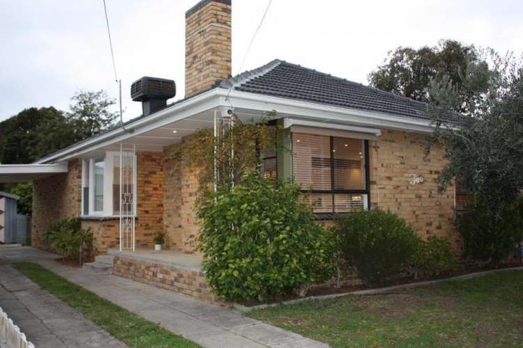 Main view of Homely house listing, 2 Gardeners Road, Bentleigh East VIC 3165