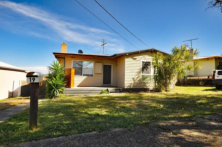 19 Dunn Street, Warragul VIC 3820