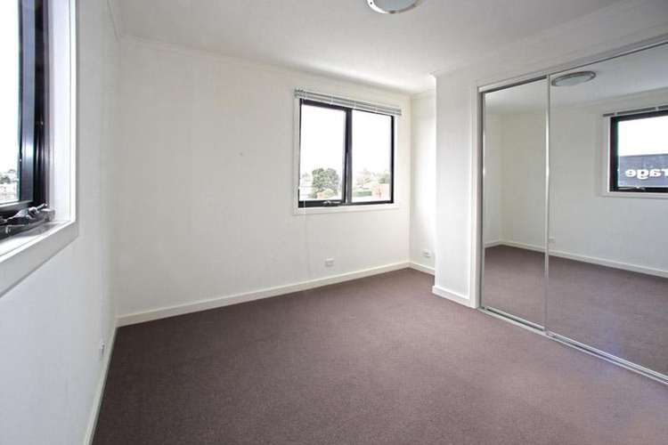 Fifth view of Homely apartment listing, 1/126A Tooronga Road, Malvern East VIC 3145