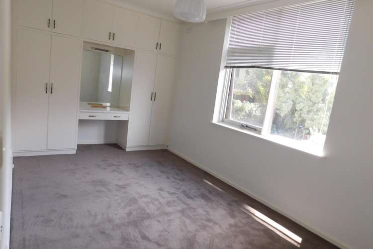 Third view of Homely apartment listing, 5/16 Charnwood Crescent, St Kilda VIC 3182