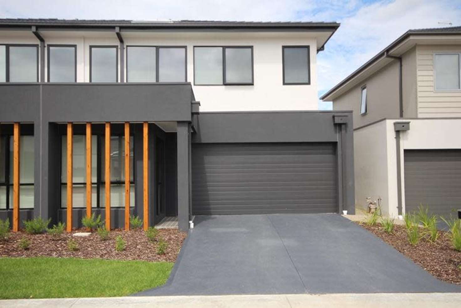 Main view of Homely townhouse listing, 11 Llano Circuit, Berwick VIC 3806
