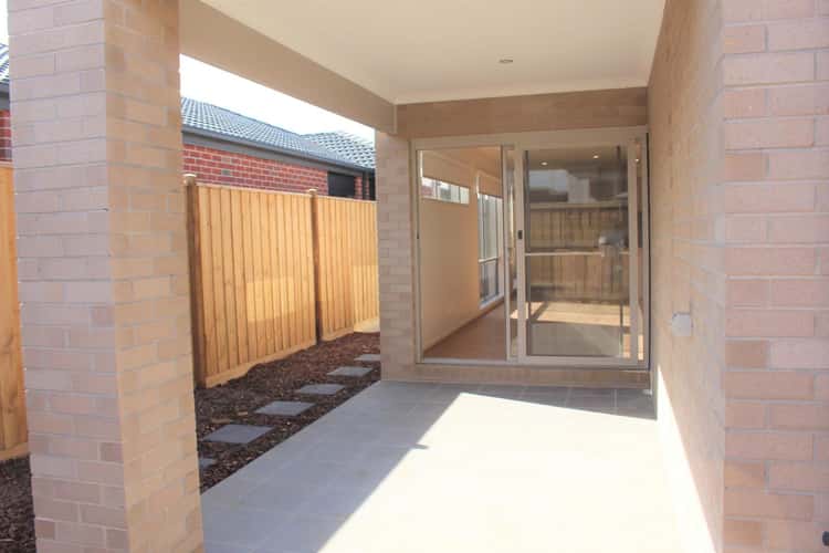 Fourth view of Homely house listing, 22 Karawarra Circuit, Cranbourne North VIC 3977