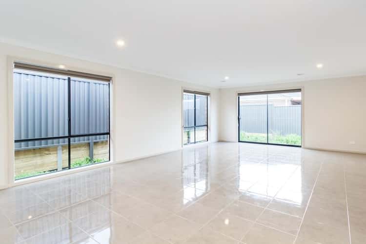 Fourth view of Homely house listing, 8 Cedarbank Court, Cranbourne East VIC 3977