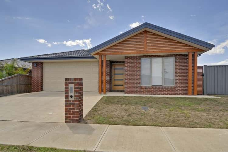 **UNDER CONTRACT**4 Pickering Avenue, Morwell VIC 3840