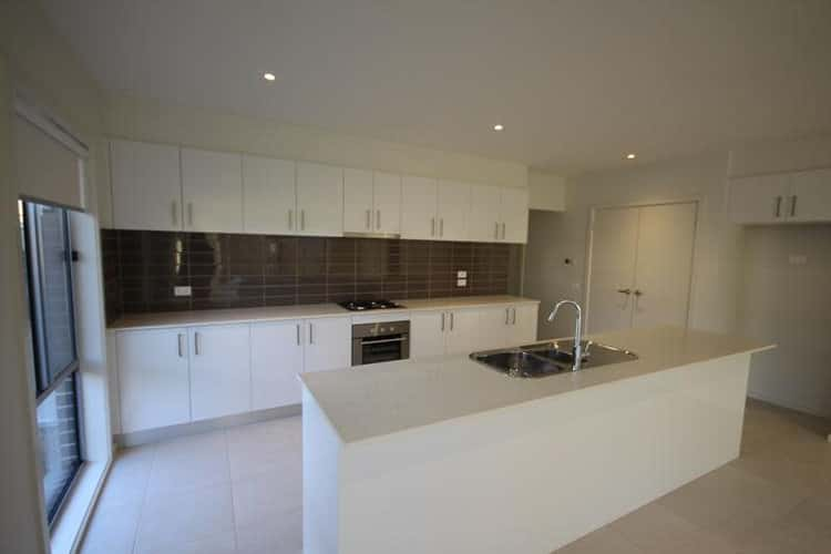 Second view of Homely house listing, 2 Sandview Place, Cranbourne VIC 3977