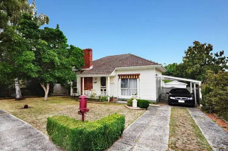 6 Centre Avenue, Warragul VIC 3820