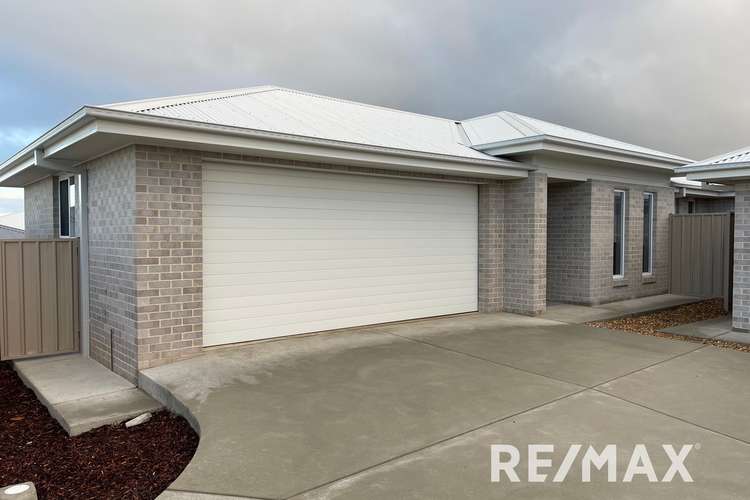 Main view of Homely house listing, 2/12 Mitta Mitta Place, Gobbagombalin NSW 2650