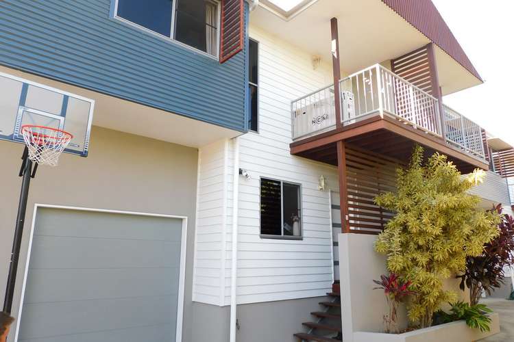 Main view of Homely townhouse listing, 2/104 Goldsmith, South Mackay QLD 4740