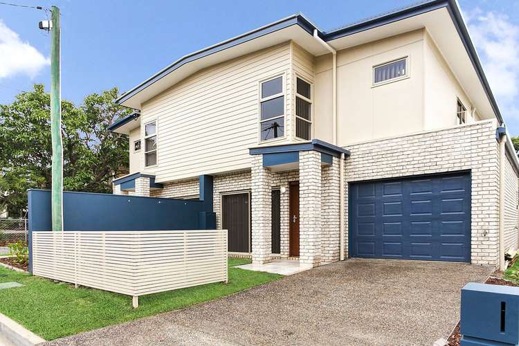 Main view of Homely semiDetached listing, 10 Sears Street, Lutwyche QLD 4030