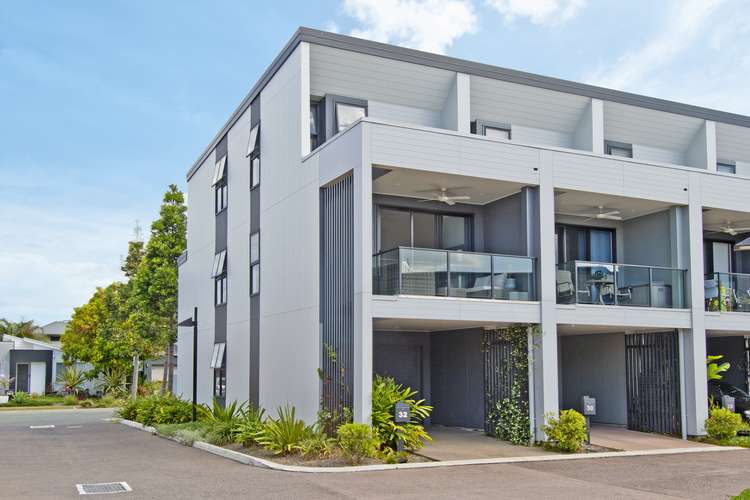 Main view of Homely townhouse listing, 32 Outrigger Circuit, Hope Island QLD 4212