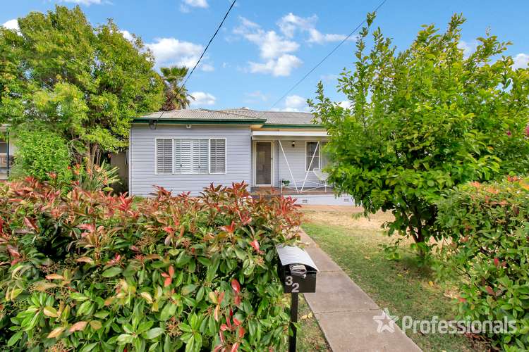 32 Ceduna Street, Mount Austin NSW 2650