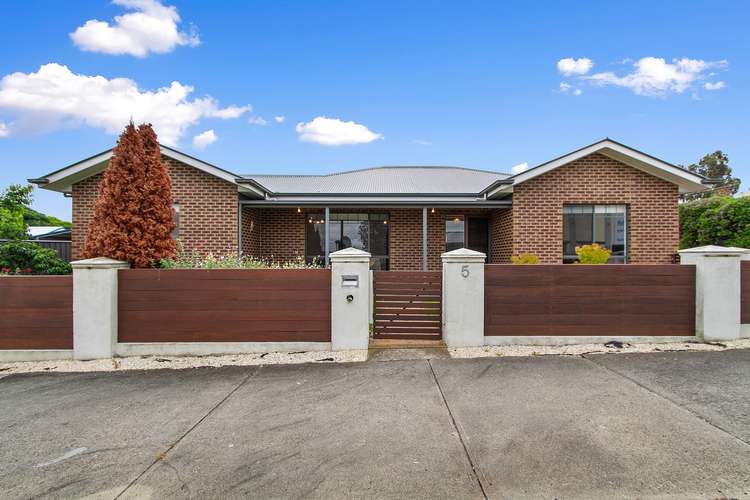 Main view of Homely townhouse listing, 1/5 Macfarlane Street, Heyfield VIC 3858