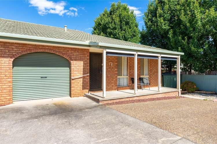 4/7 Kambora Court, Lavington NSW 2641