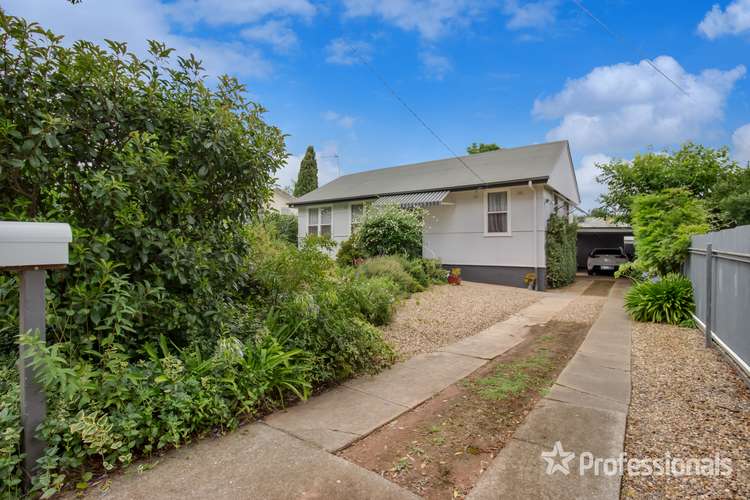 10 Castlereagh Avenue, Mount Austin NSW 2650