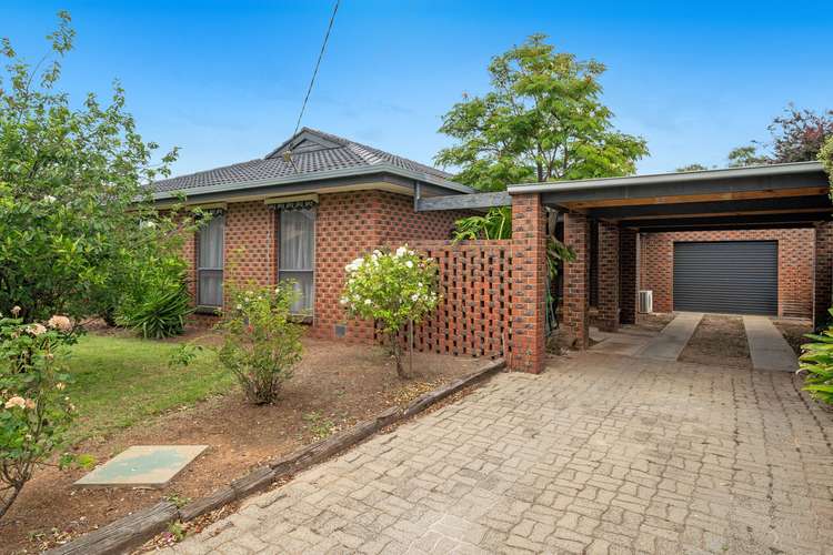 16 Beresford Crescent, Darley VIC 3340