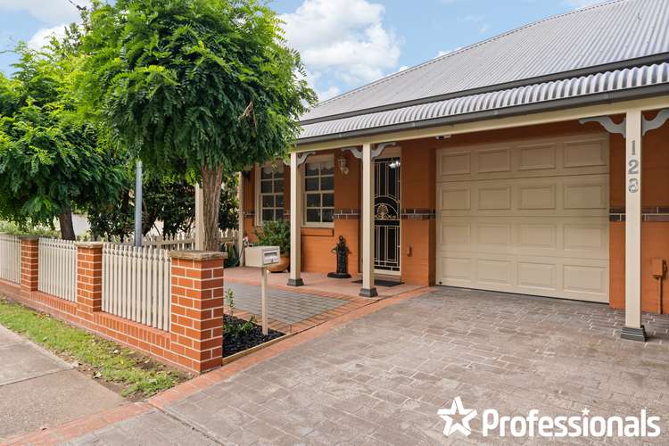 Main view of Homely villa listing, 1/128 Howick Street, Bathurst NSW 2795