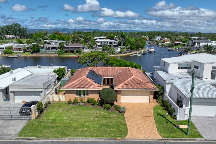 15 Lakeside Avenue, Broadbeach Waters QLD 4218