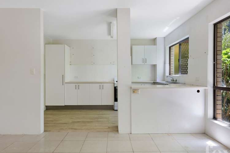 Fifth view of Homely unit listing, 2/63 Bauer Street, Southport QLD 4215