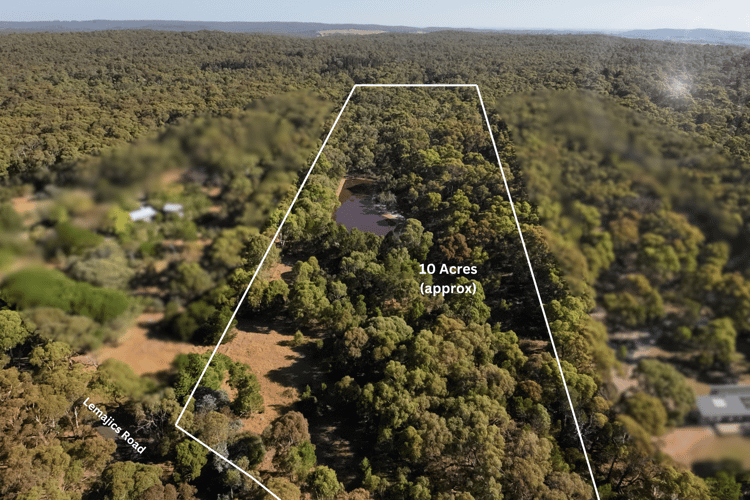 15 & 15A Lemajics Road, Scarsdale VIC 3351