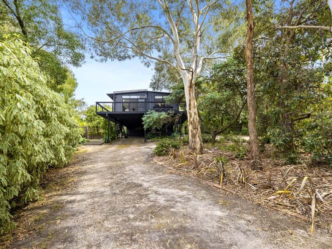 10 South Beach Road, Somers VIC 3927