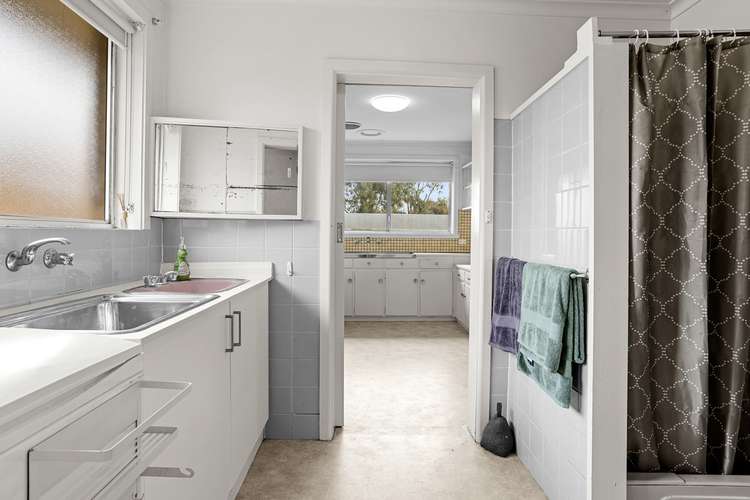 Fifth view of Homely unit listing, 2/301 Main Street, Mornington VIC 3931