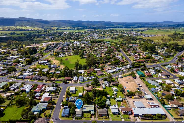 4 Minyama Parade, Bega NSW 2550